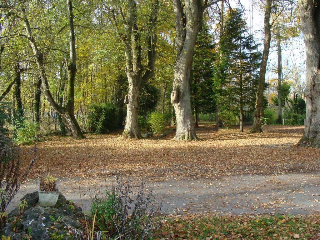 Chambre D'Hotes La Demi-Lune Bailleval Exterior photo