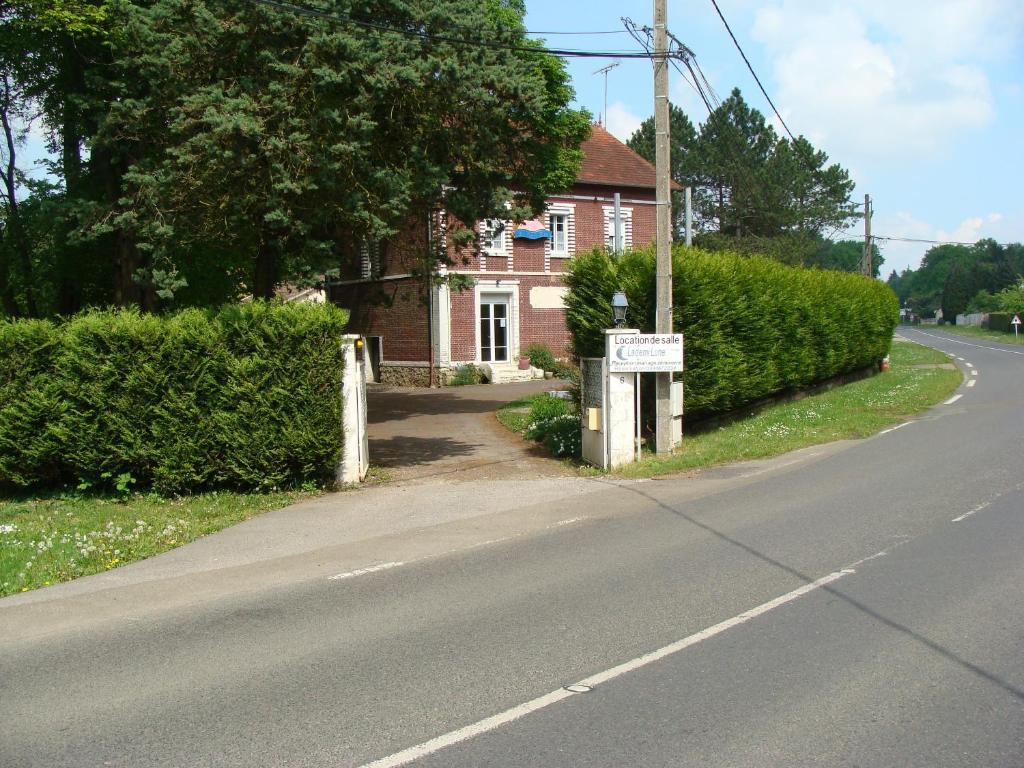 Chambre D'Hotes La Demi-Lune Bailleval Exterior photo
